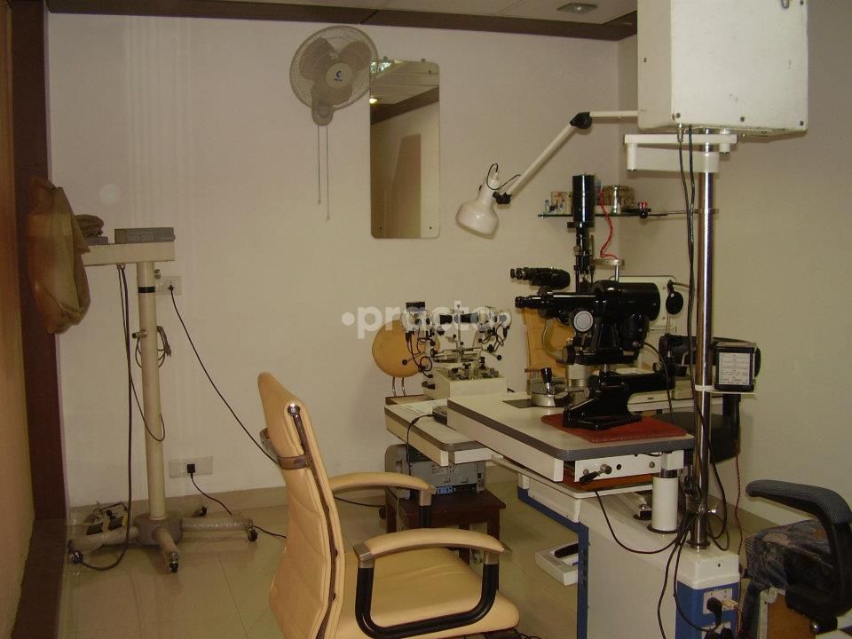 6/6 EYE CENTRE, DLF Phase I preview 3
