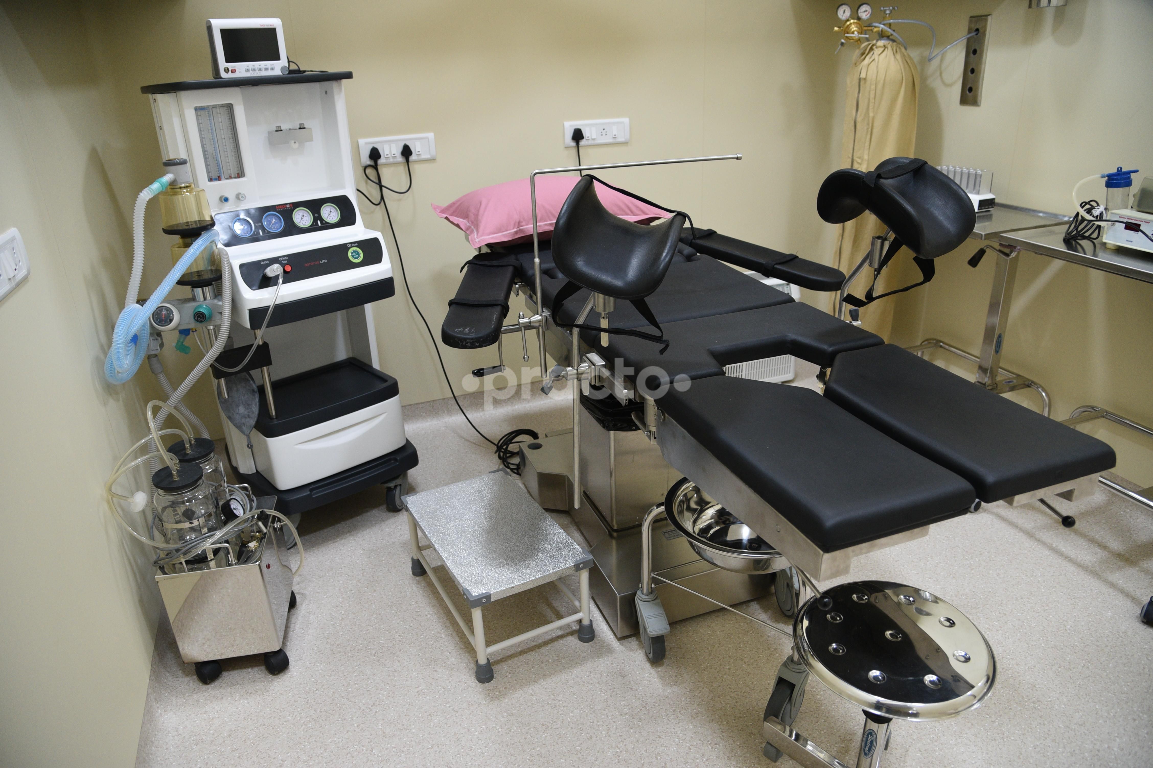 Aarush IVF and Endoscopy Centre, Malad West preview 2