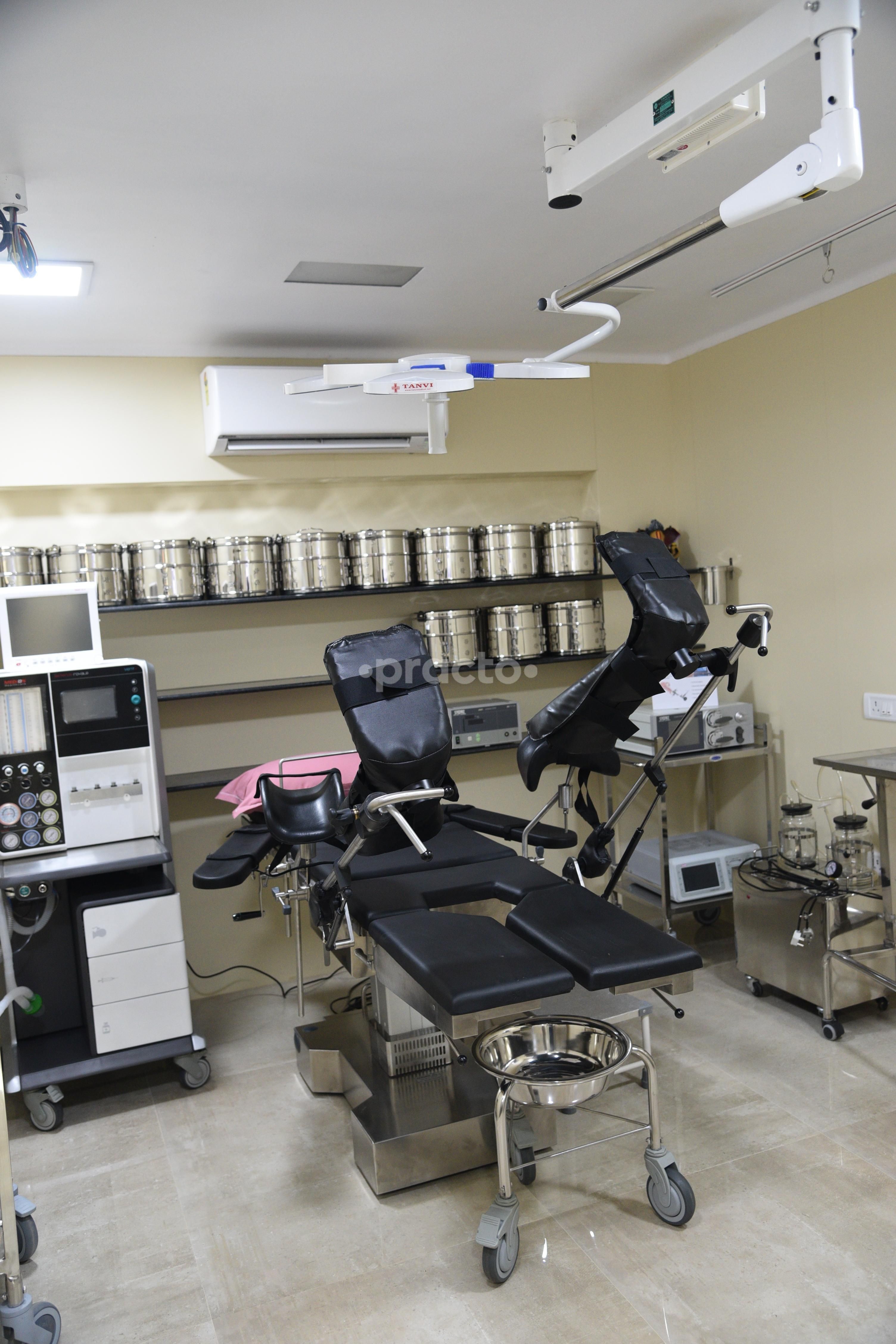 Aarush IVF and Endoscopy Centre, Malad West preview 3
