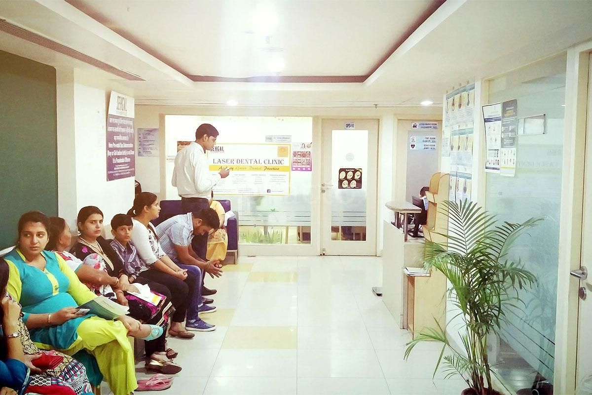 Aashray Green Dental Clinics, Paschim Vihar preview 4