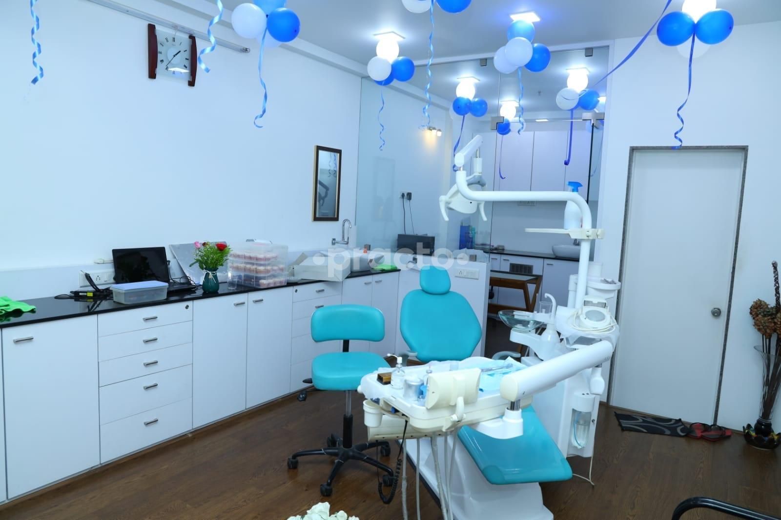 Aashu Dental Multispeciality  Clinic, Shela preview 2