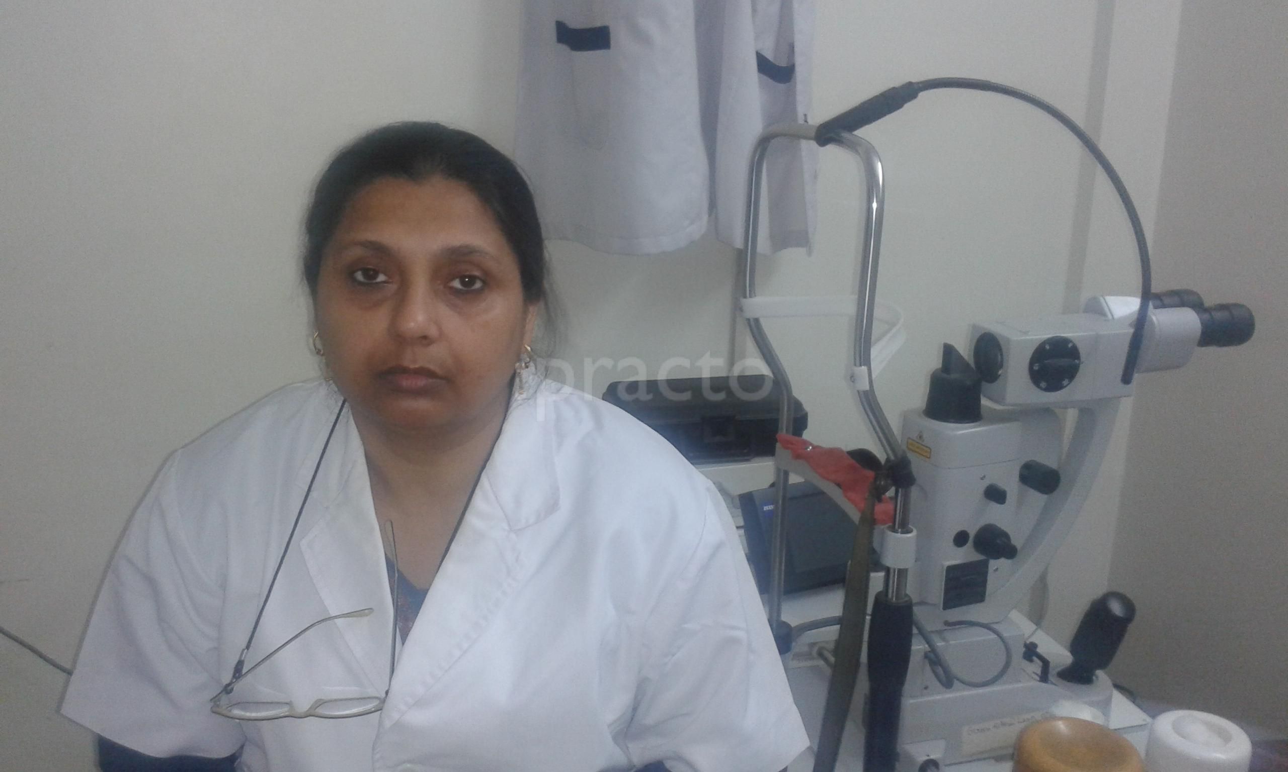 Dr. Sangeeta photo 13