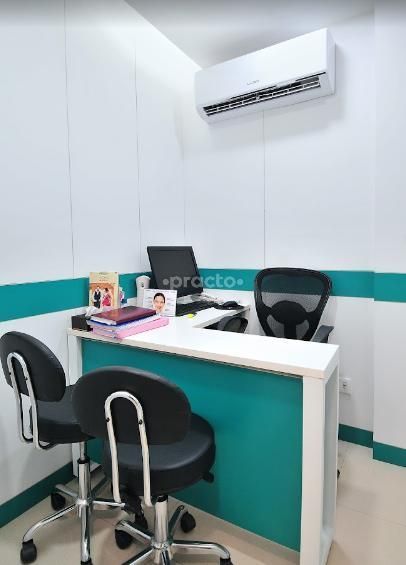 Dr. MEENU MALIK photo 10