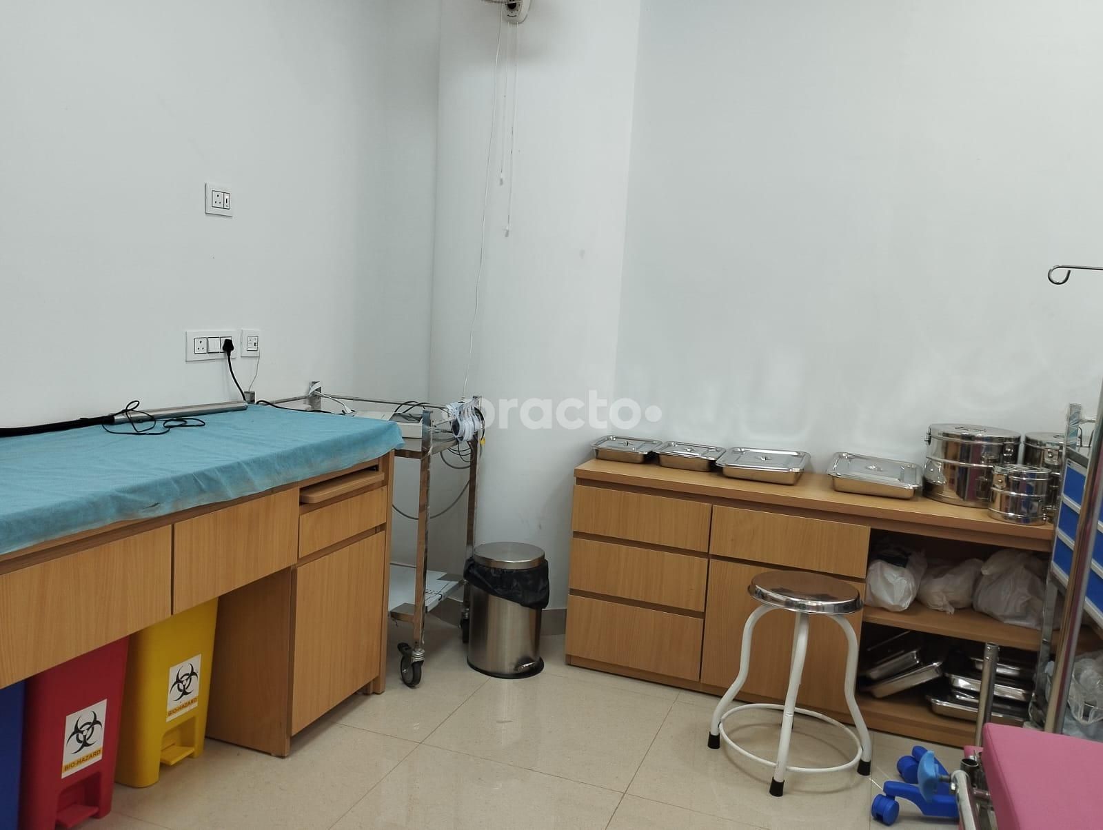 Doctors' Hub Superspeciality Clinic, Gurgaon Secto view 5