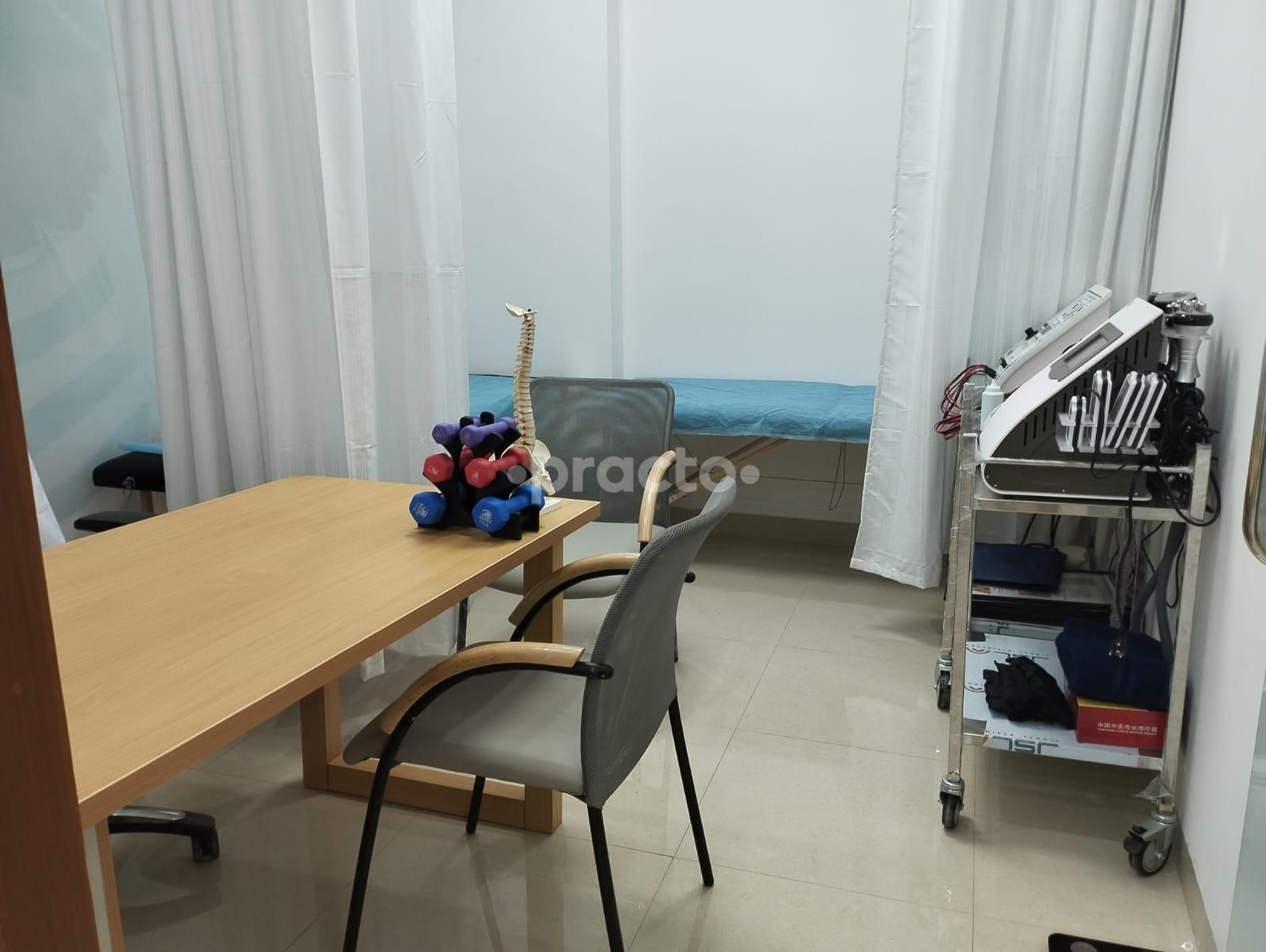 Doctors' Hub Superspeciality Clinic, Gurgaon Secto photo 7