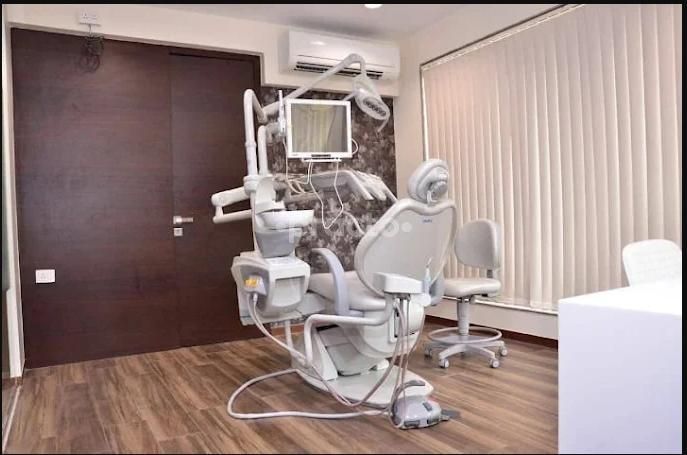 Dr. Karishma Parkar photo 7
