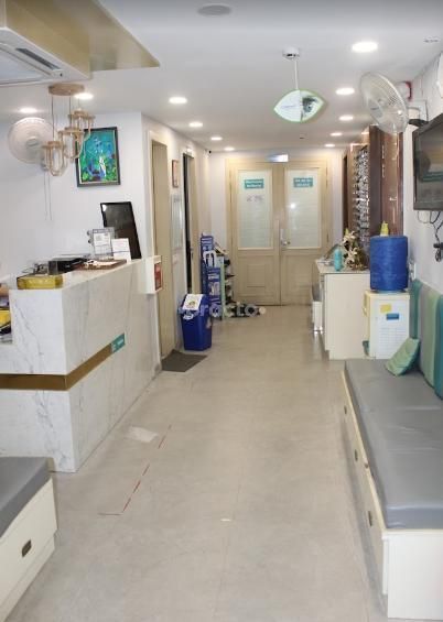 Dr. Varun Gogia photo 13