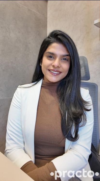 Dr. Aakansha